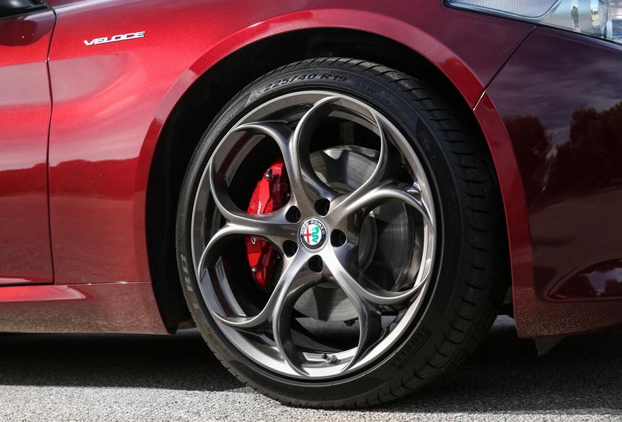 Колеса Alfa Romeo Giulia Veloce Q2 (952) 2017 года  (AU) (фото 8 из 40)